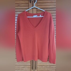 Vince V-Neck Casmere Sweater in Vibrant Coral